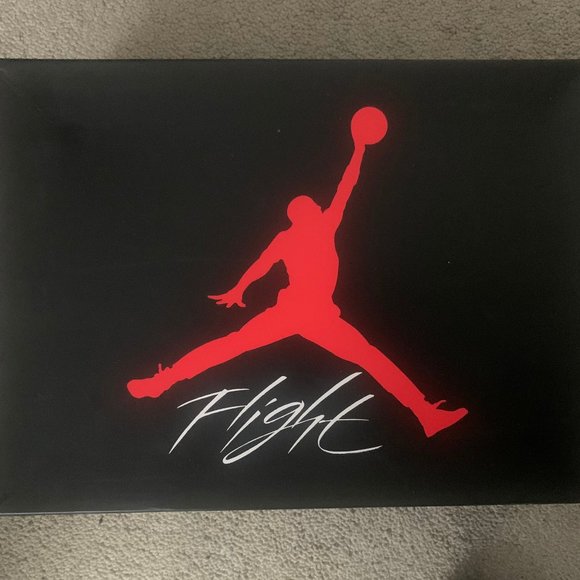 Jordan 4 Retro Red Thunder - Picture 2 of 6